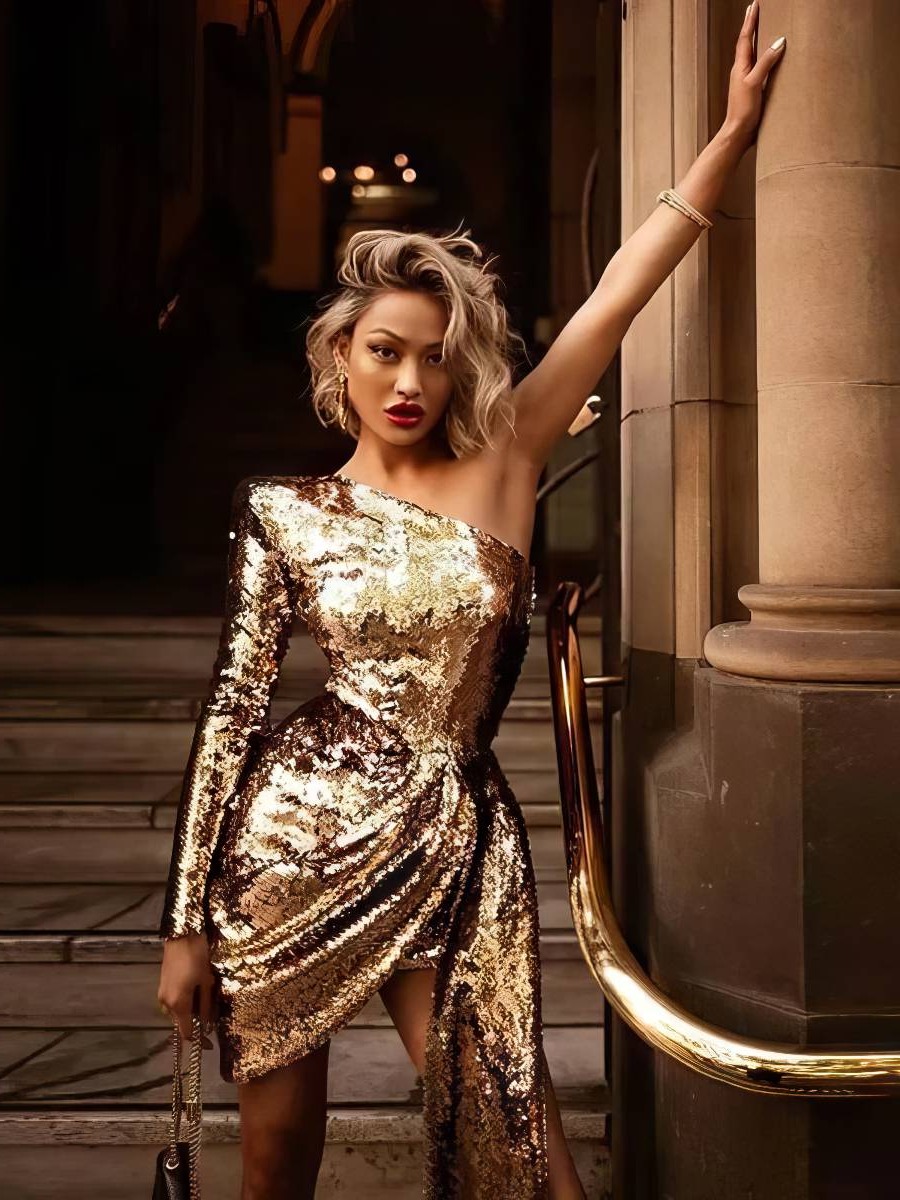 Robe dorée drapée glamour soirée