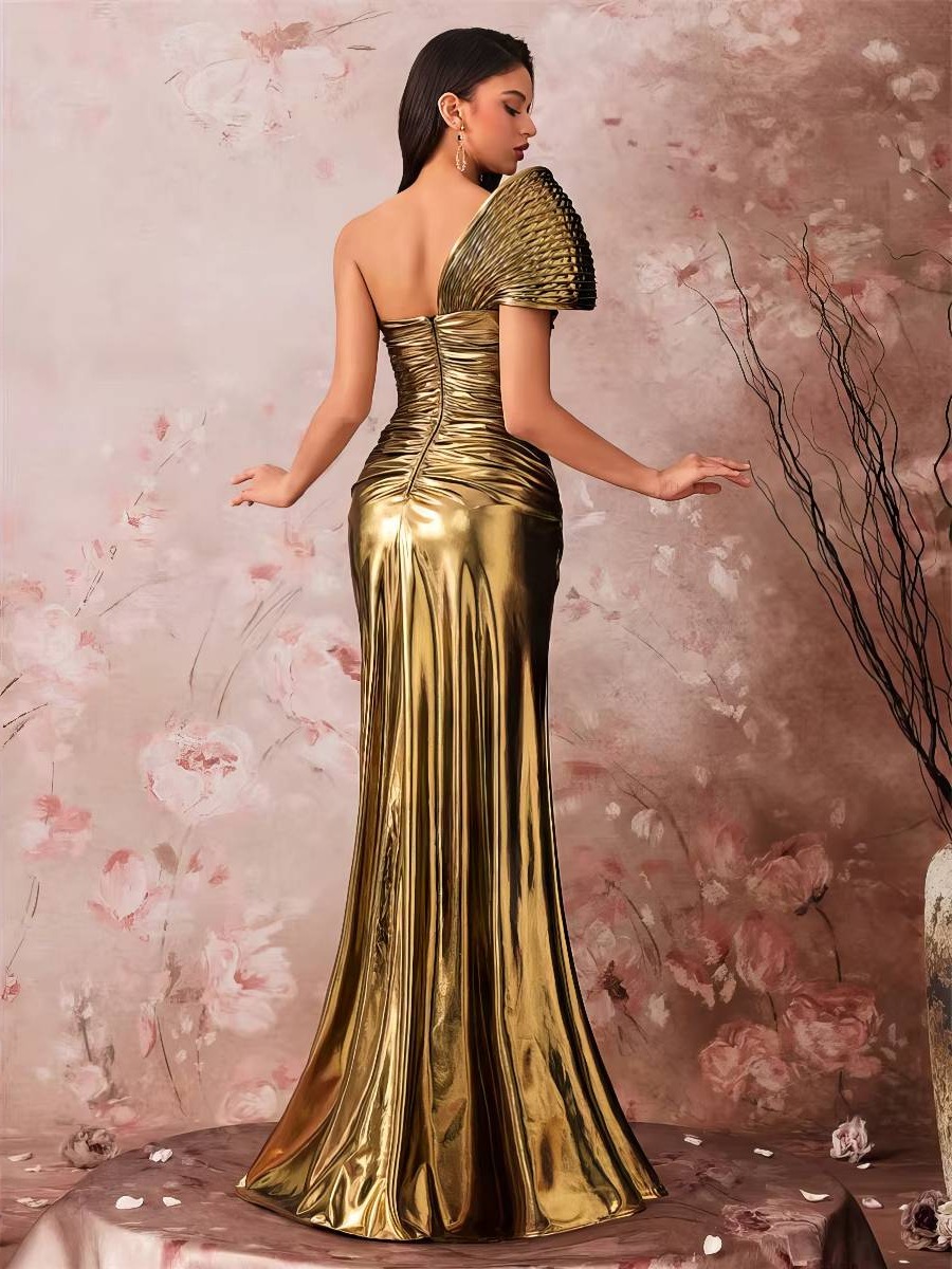 Robe dorée métallisée chic pour gala