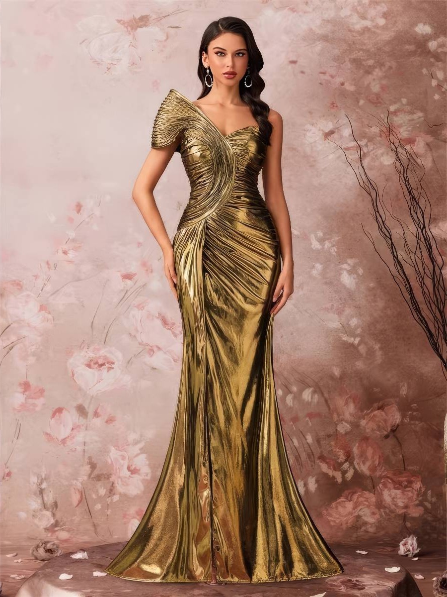 Robe soirée dorée longue et élégante