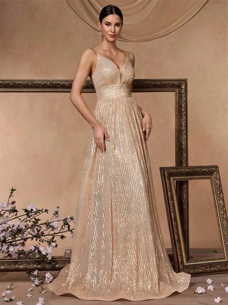 Robe Dorée Longue Pailletée Bretelles Fines Col V Gala & Mariage