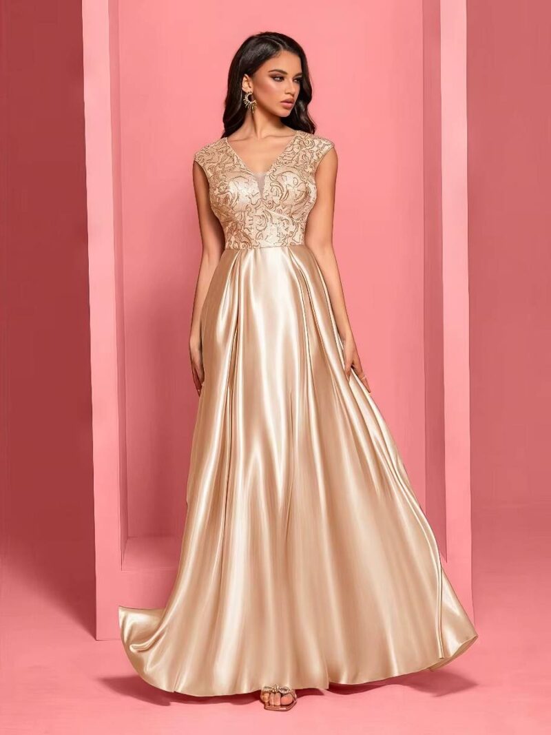 Robe Dorée Longue Satin Champagne Haut Brodé Col V Manches Cap Soirée