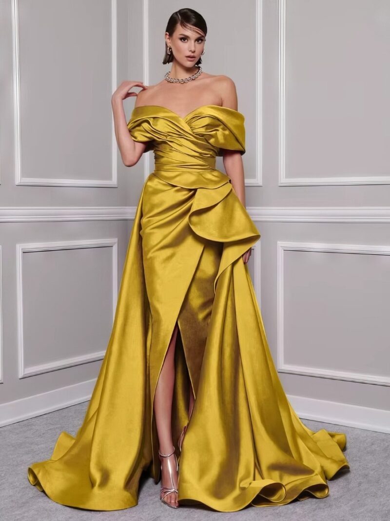 Robe Dorée Longue Satin Princesse Bustier Drapé Épaules Dénudées Fendue Gala