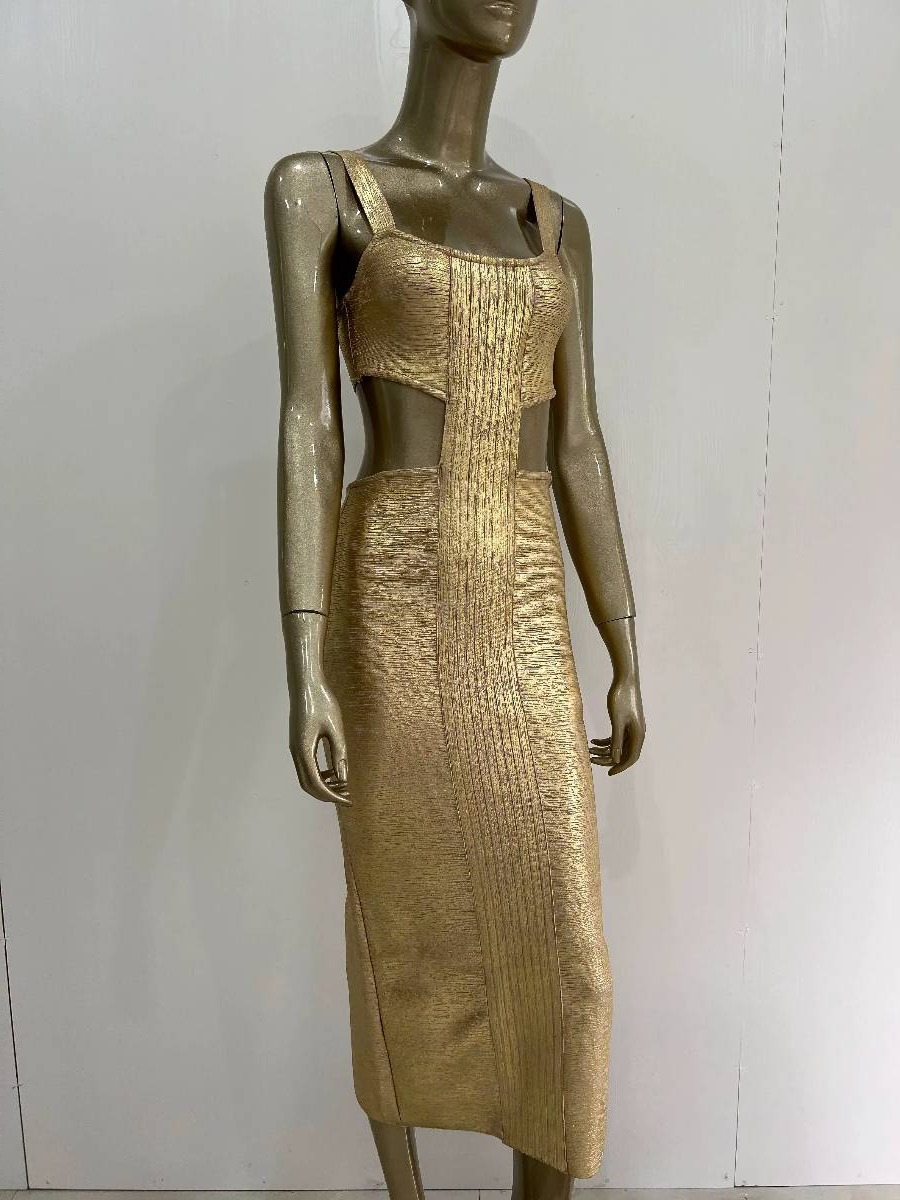 Robe soirée chic dos nu dorée éclatante