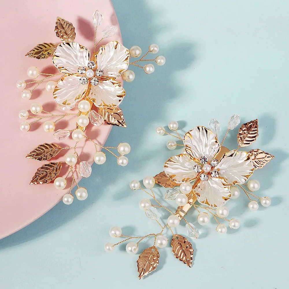 Barrette fleurs de perles et feuilles dorées, détail
