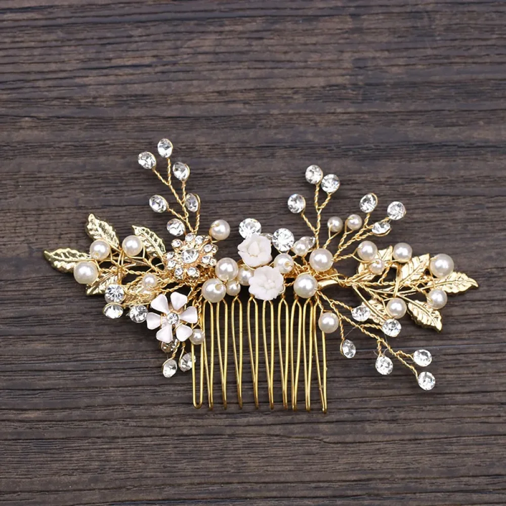 Peigne à cheveux doré feuilles et perles pour mariée