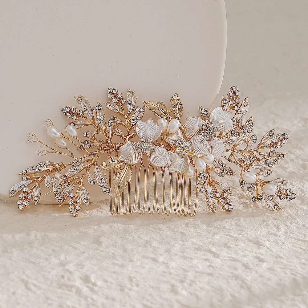 Peigne doré à fleurs et strass, détail